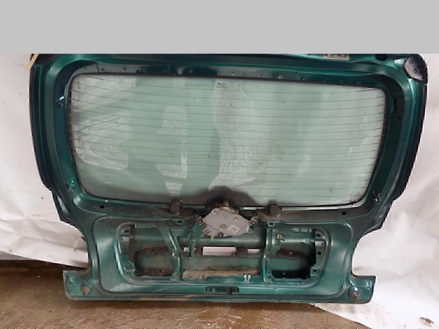 Дверь багажника со стеклом PEUGEOT 206 1998-2012 - миниатюра 7