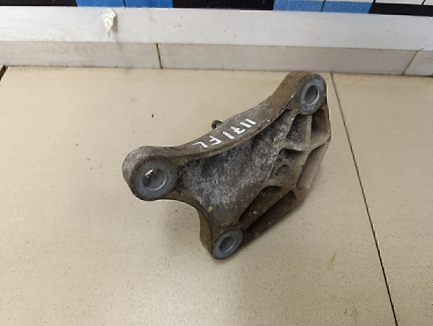 Кронштейн КПП FORD Fusion 2002-2012 - миниатюра 2