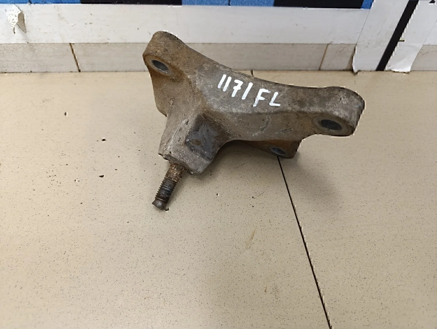 Кронштейн КПП FORD Fusion 2002-2012 - миниатюра 3