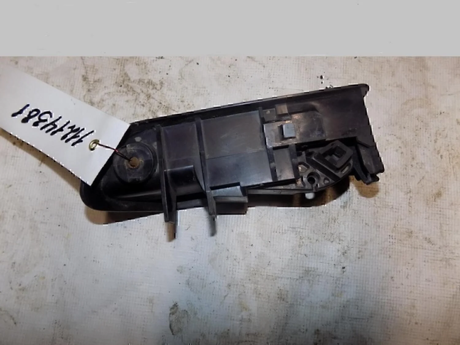 Ручка открывания багажника TOYOTA Camry XV40 2006-2011 - миниатюра 2