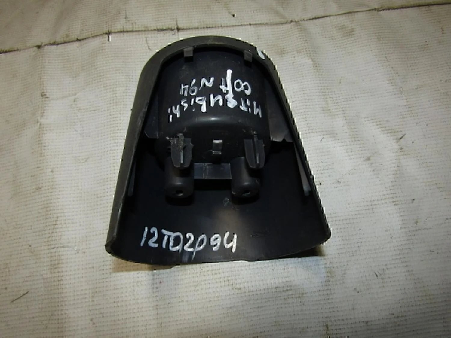 Подстаканник MITSUBISHI Colt (Z3) 2004-2012 - миниатюра 2
