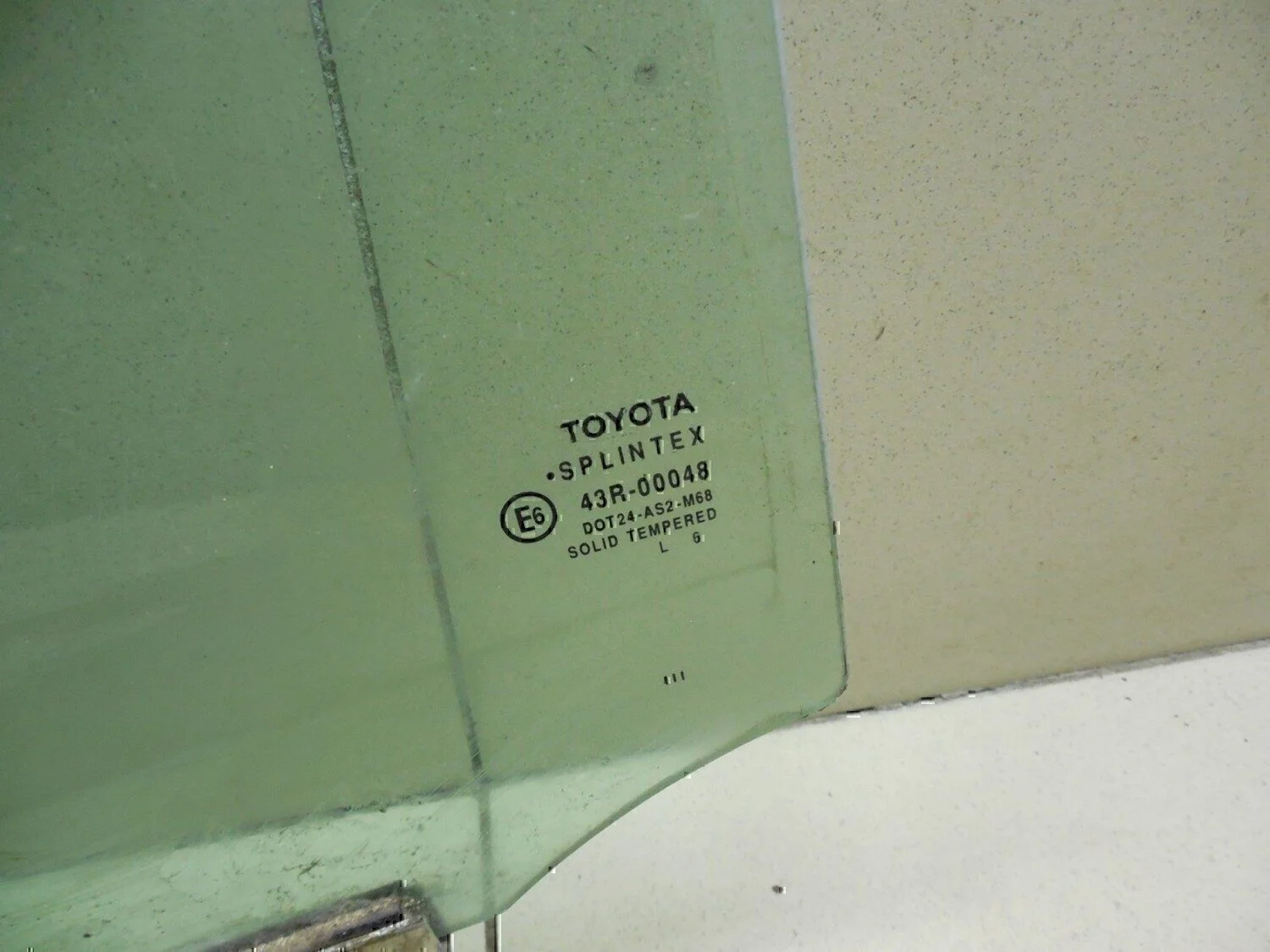 Стекло двери задней левой TOYOTA Yaris 2005-2011 - миниатюра 2