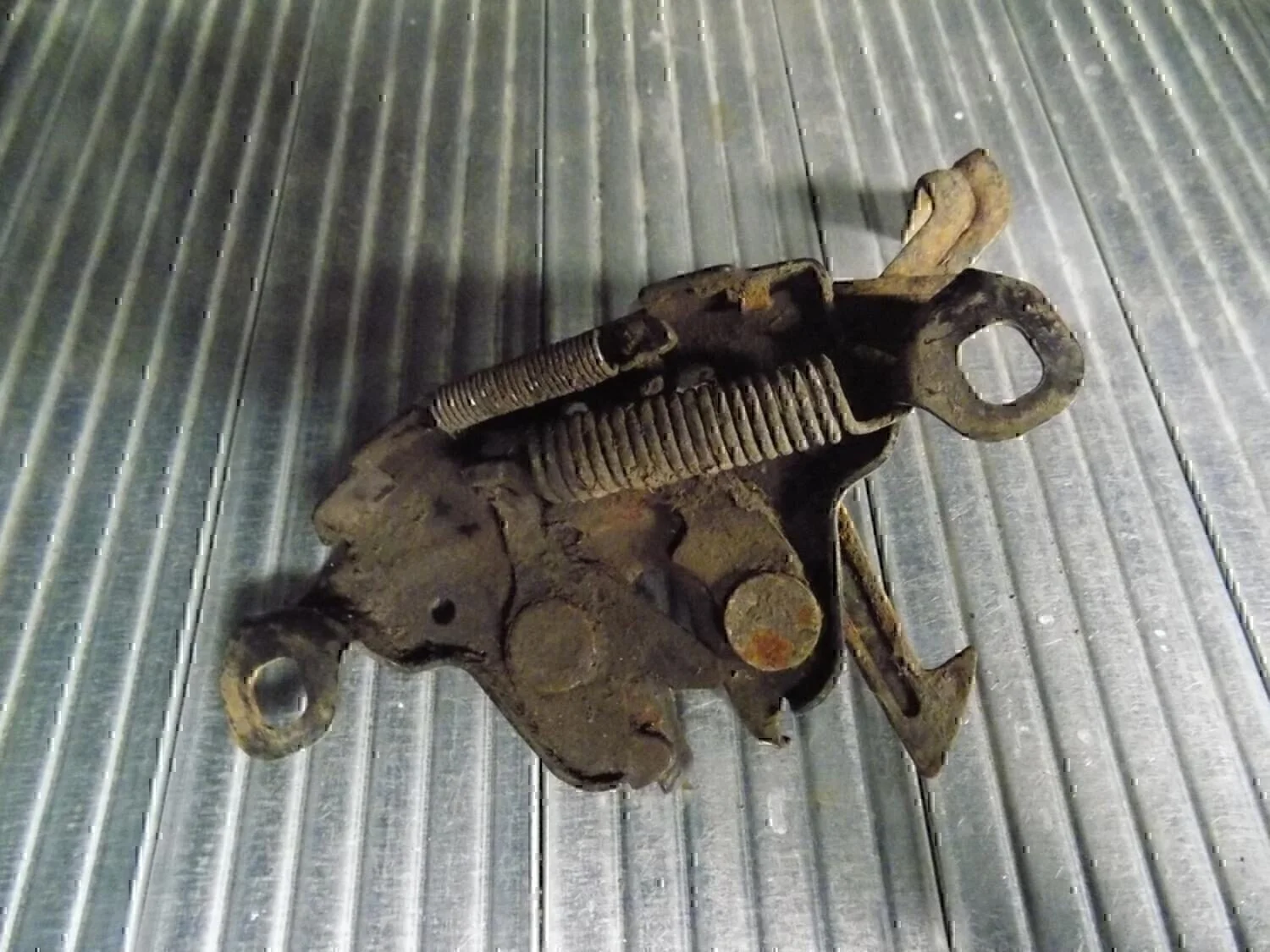 Замок капота NISSAN Primera P11E 1996-2002 - изображение 1