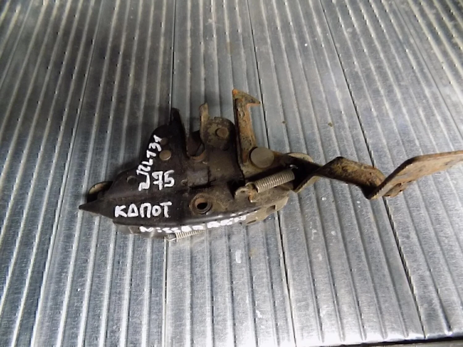 Замок капота NISSAN Primera P11E 1996-2002 - миниатюра 2