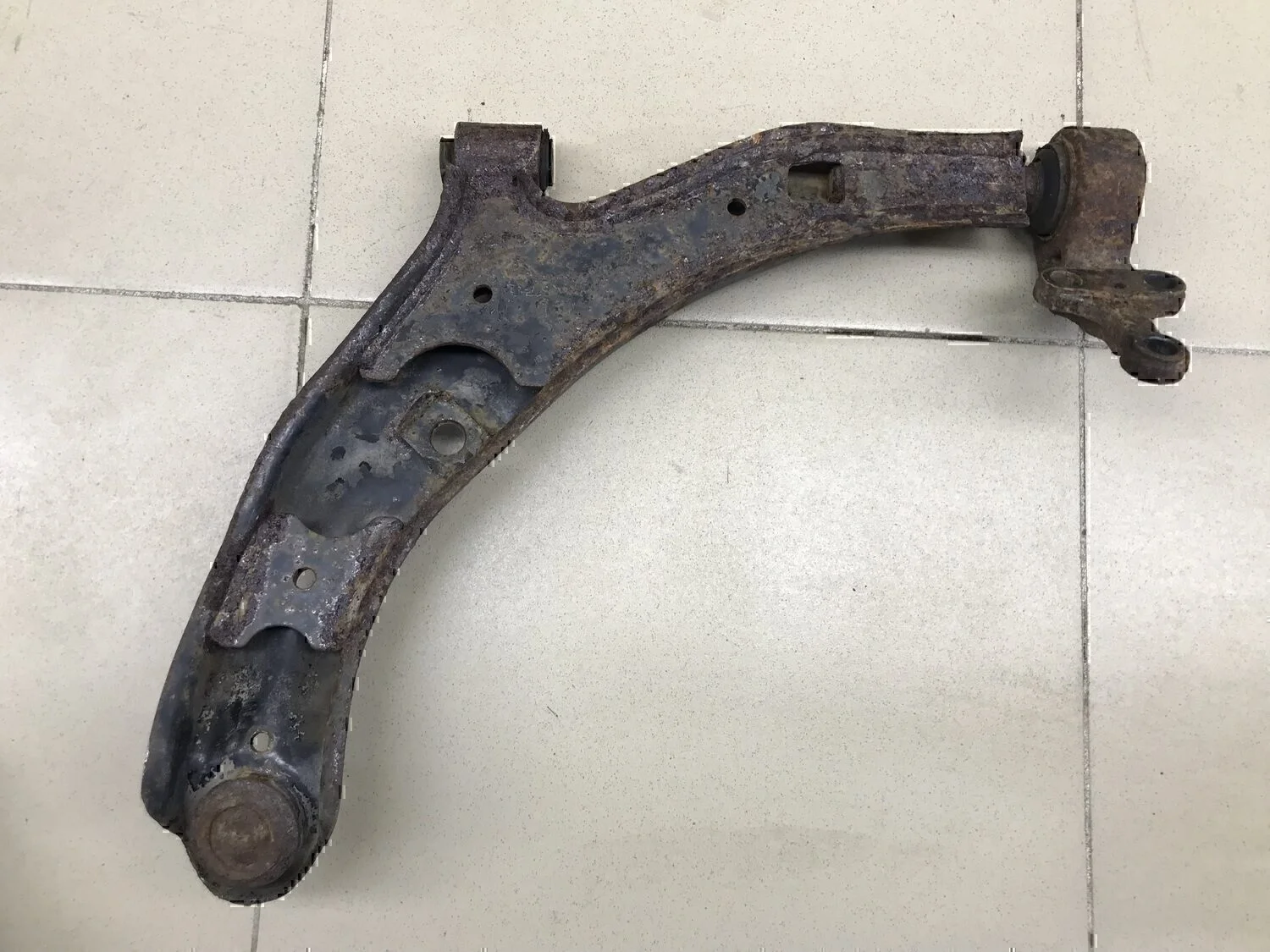 Рычаг передний правый NISSAN Almera N16 2000-2006 - миниатюра 6