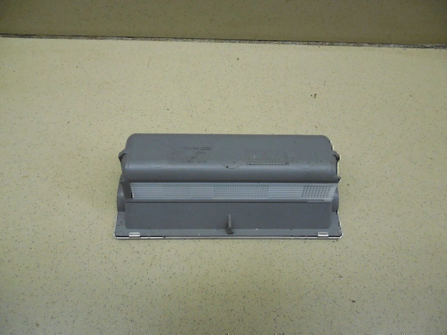 Пепельница передняя Audi A4 [B6] 2000-2004 - миниатюра 4