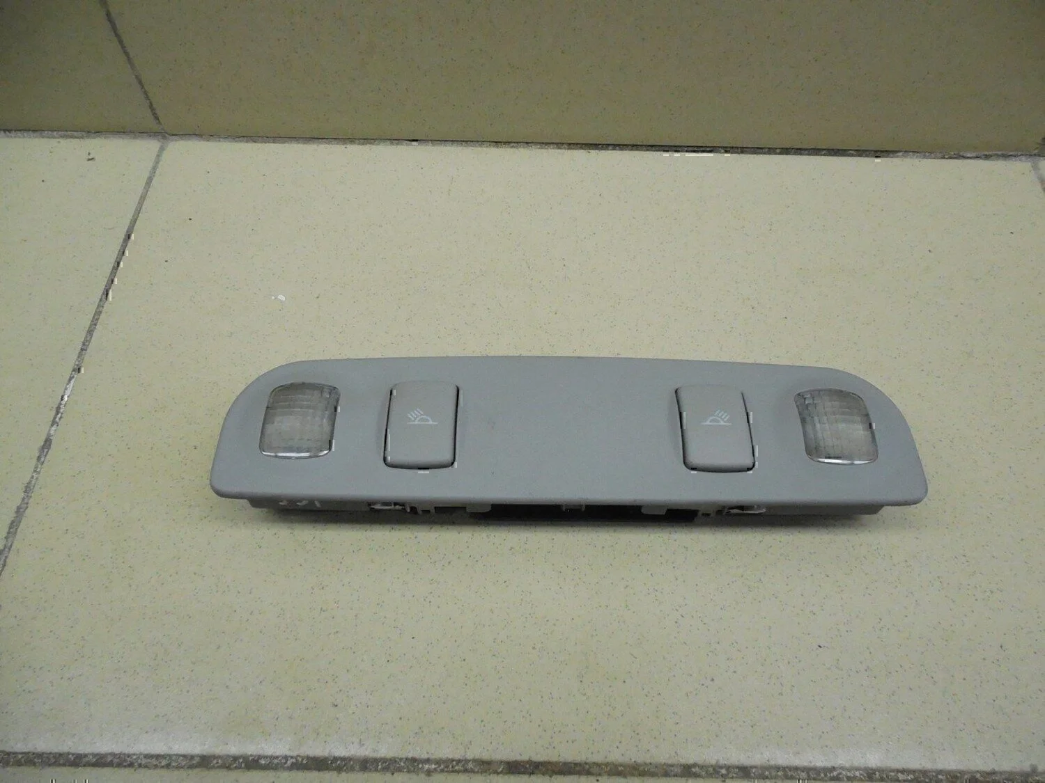 Плафон салонный Audi A4 [B6] 2000-2004 - миниатюра 2