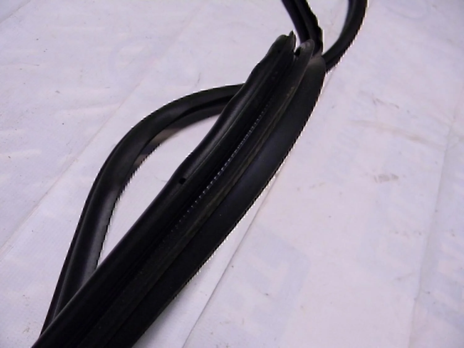 Уплотнитель (внутри) MAZDA Mazda 6 (GG) 2002-2007 - миниатюра 3