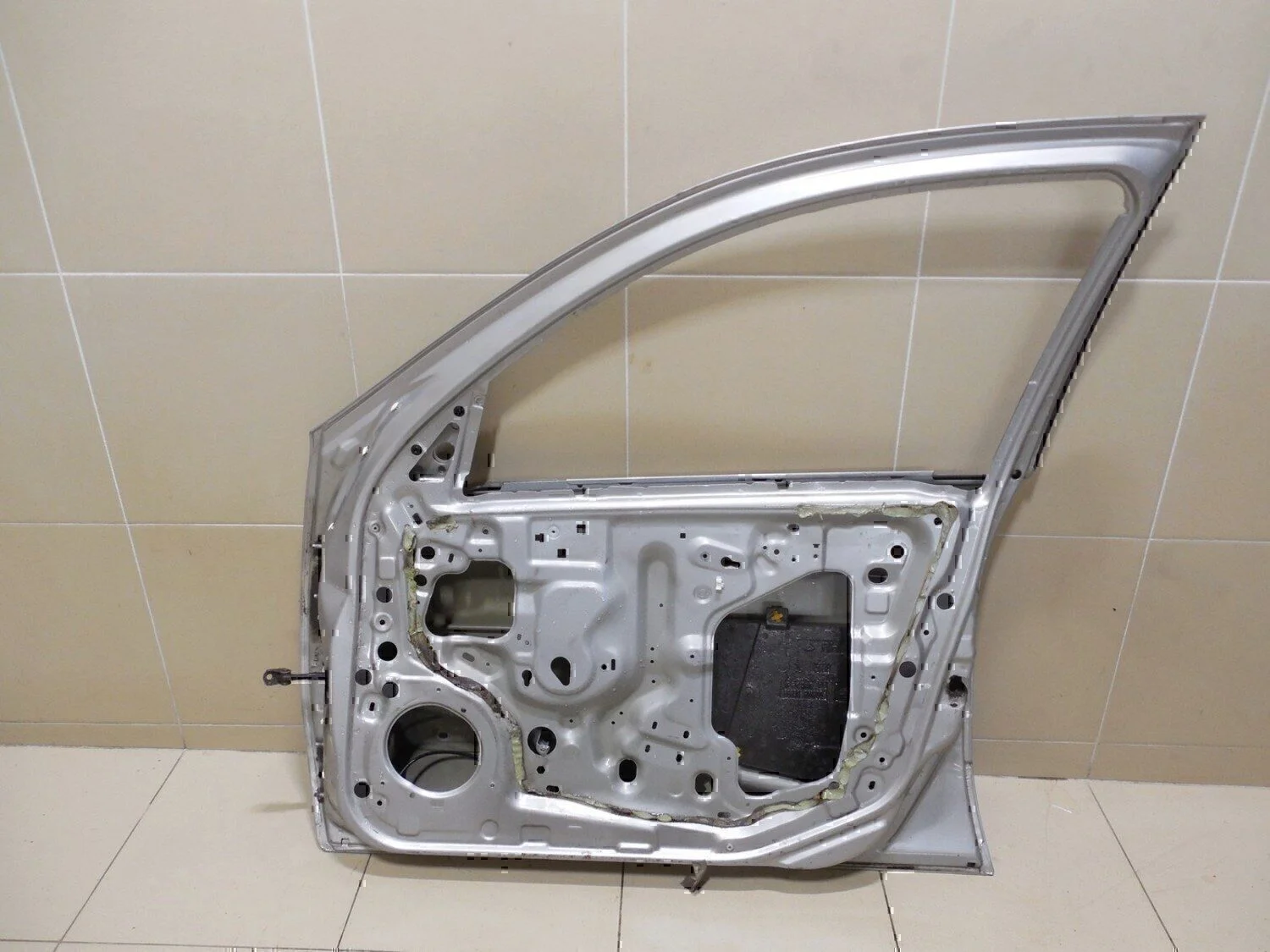 Дверь передняя правая NISSAN Almera N16 2000-2006 - миниатюра 8