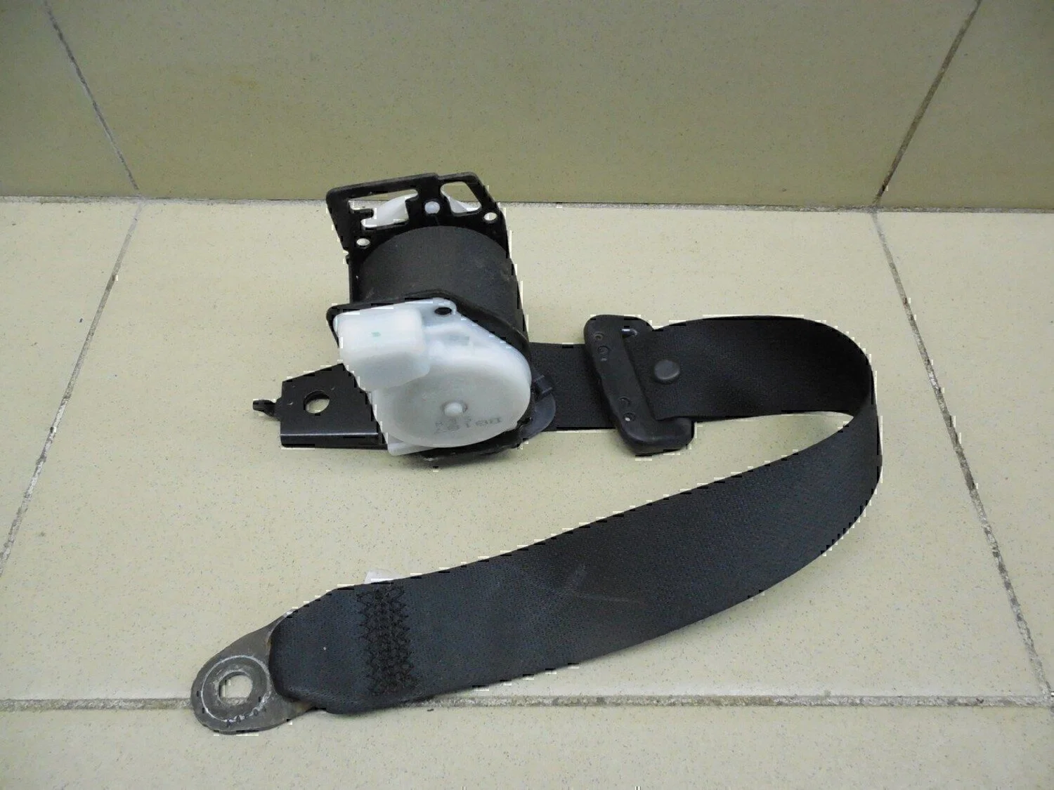 Ремень безопасности NISSAN Almera N16 2000-2006 - миниатюра 2