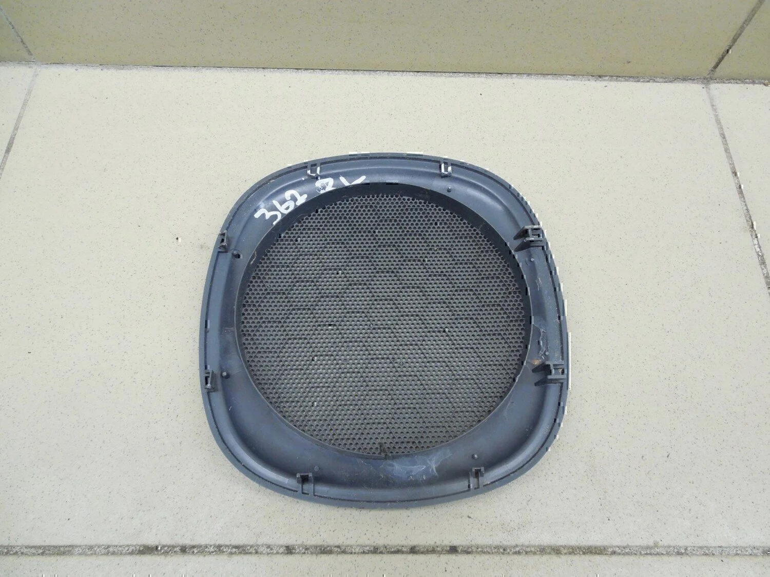 Решетка динамика NISSAN Almera N16 2000-2006 - миниатюра 2