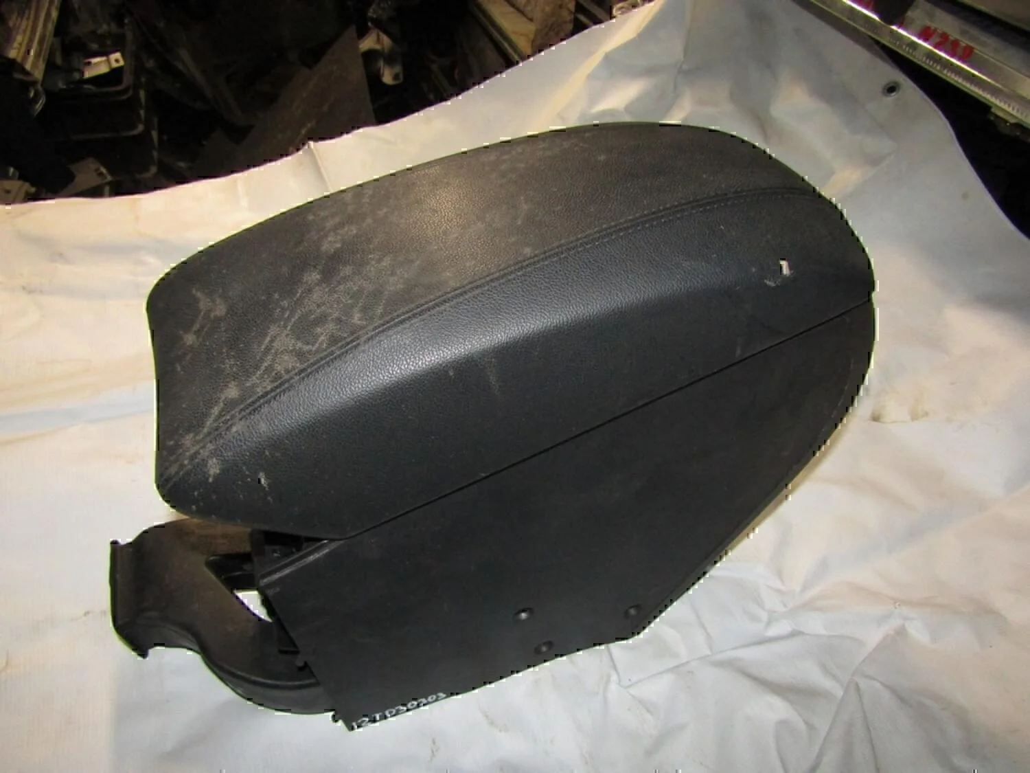 Подлокотник Hyundai-KIA Sonata VI 2010-2014 - миниатюра 2