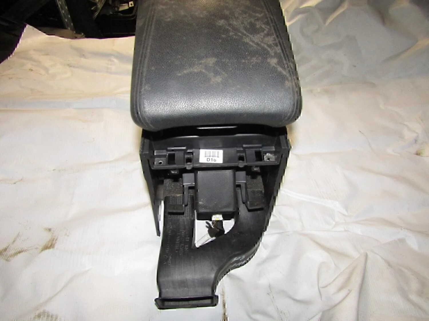 Подлокотник Hyundai-KIA Sonata VI 2010-2014 - миниатюра 3