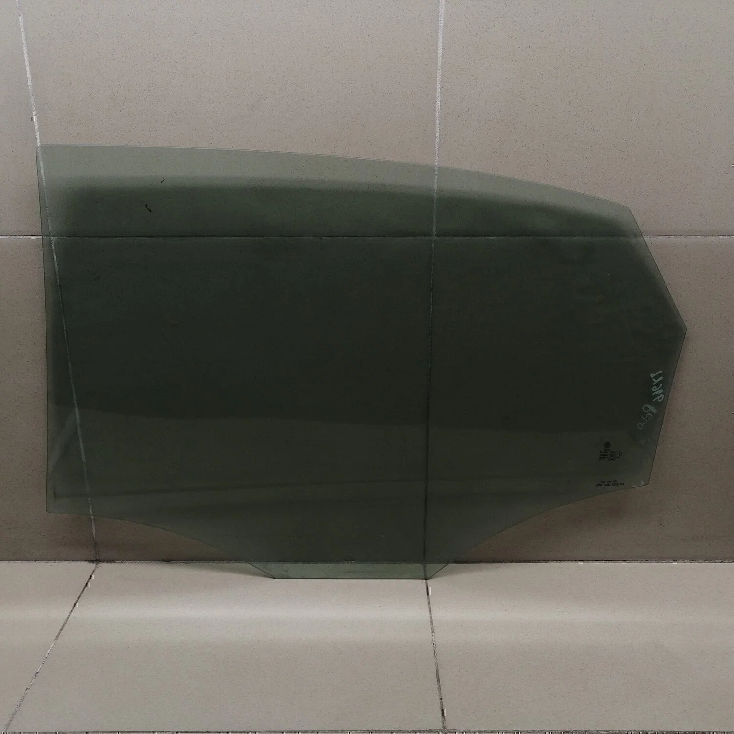 Стекло двери задней правой VW Polo (Sed RUS) 2011> - миниатюра 6