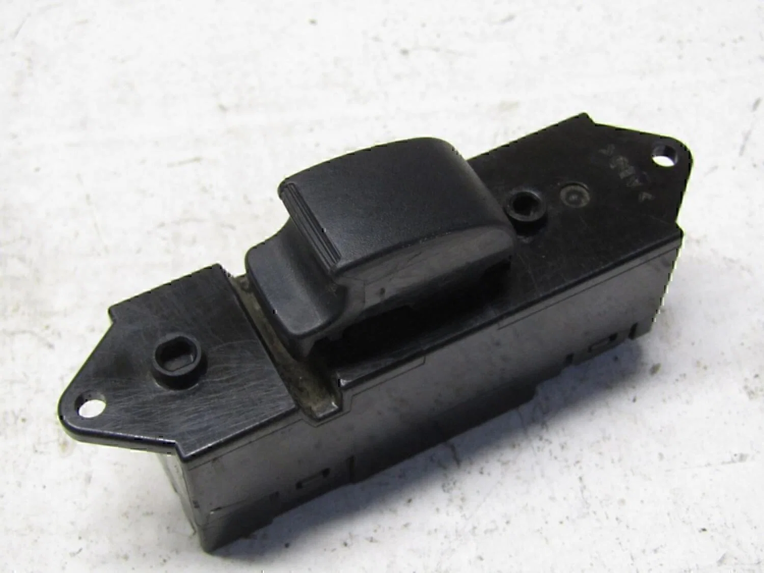 Кнопка стеклоподъемника MITSUBISHI Colt (Z3) 2004-2012 - изображение 1