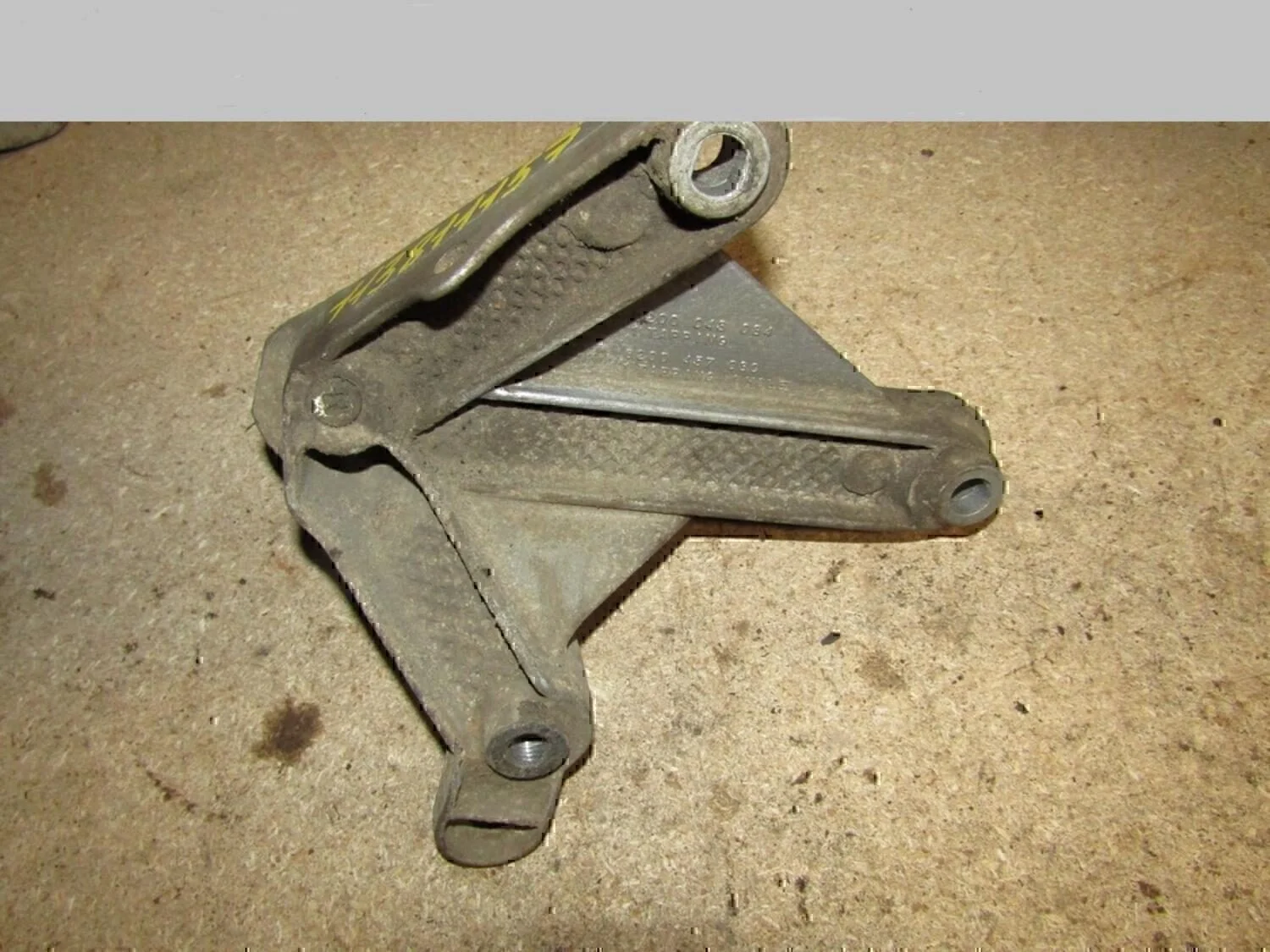 Кронштейн КПП левый NISSAN Almera N16 2000-2006 - миниатюра 2