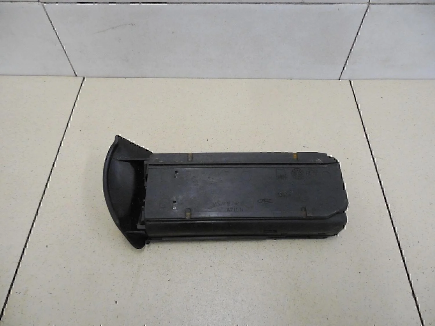 Пепельница FORD Focus I 1998-2004 - миниатюра 5