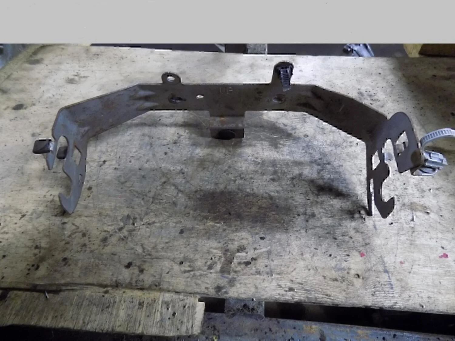 Кронштейн MAZDA Mazda 3 (BK) 2002-2009 - миниатюра 2