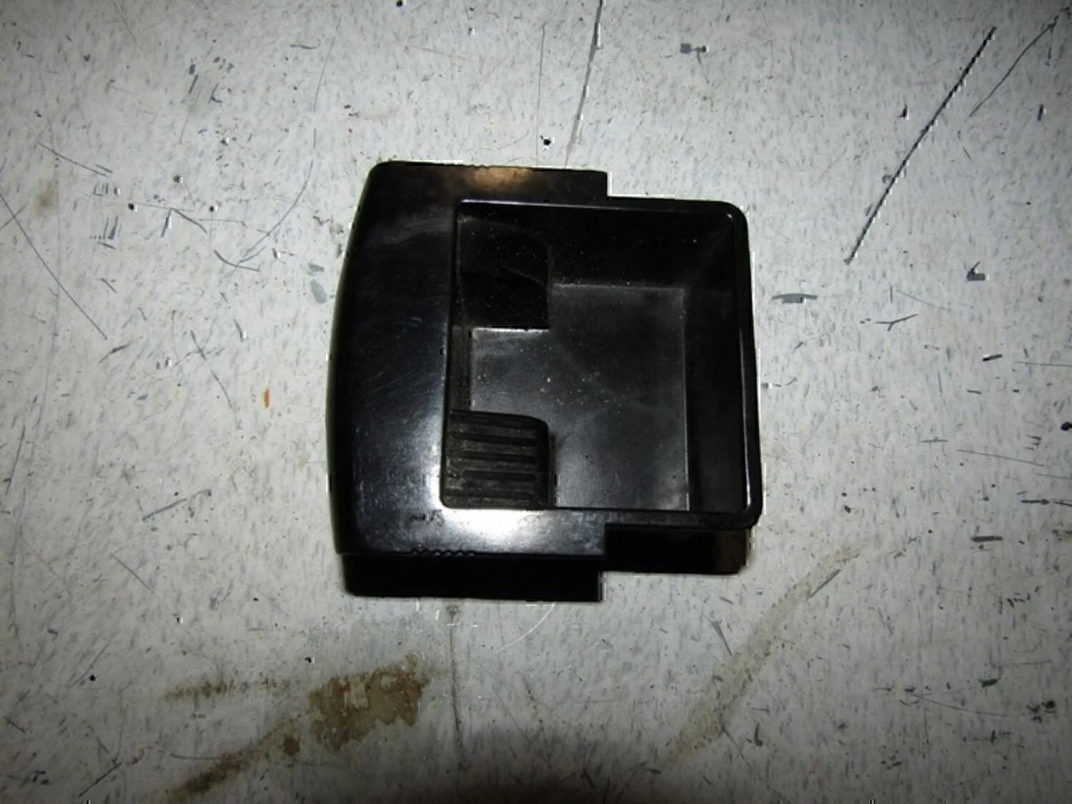 Пепельница задняя (в консоль) Chery Amulet (A15) 2006> - изображение 1