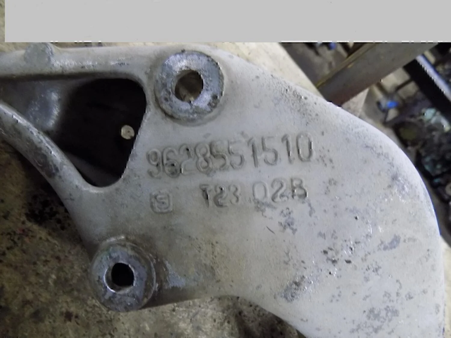 Кронштейн двигателя правый PEUGEOT 206 1998-2012 - миниатюра 3