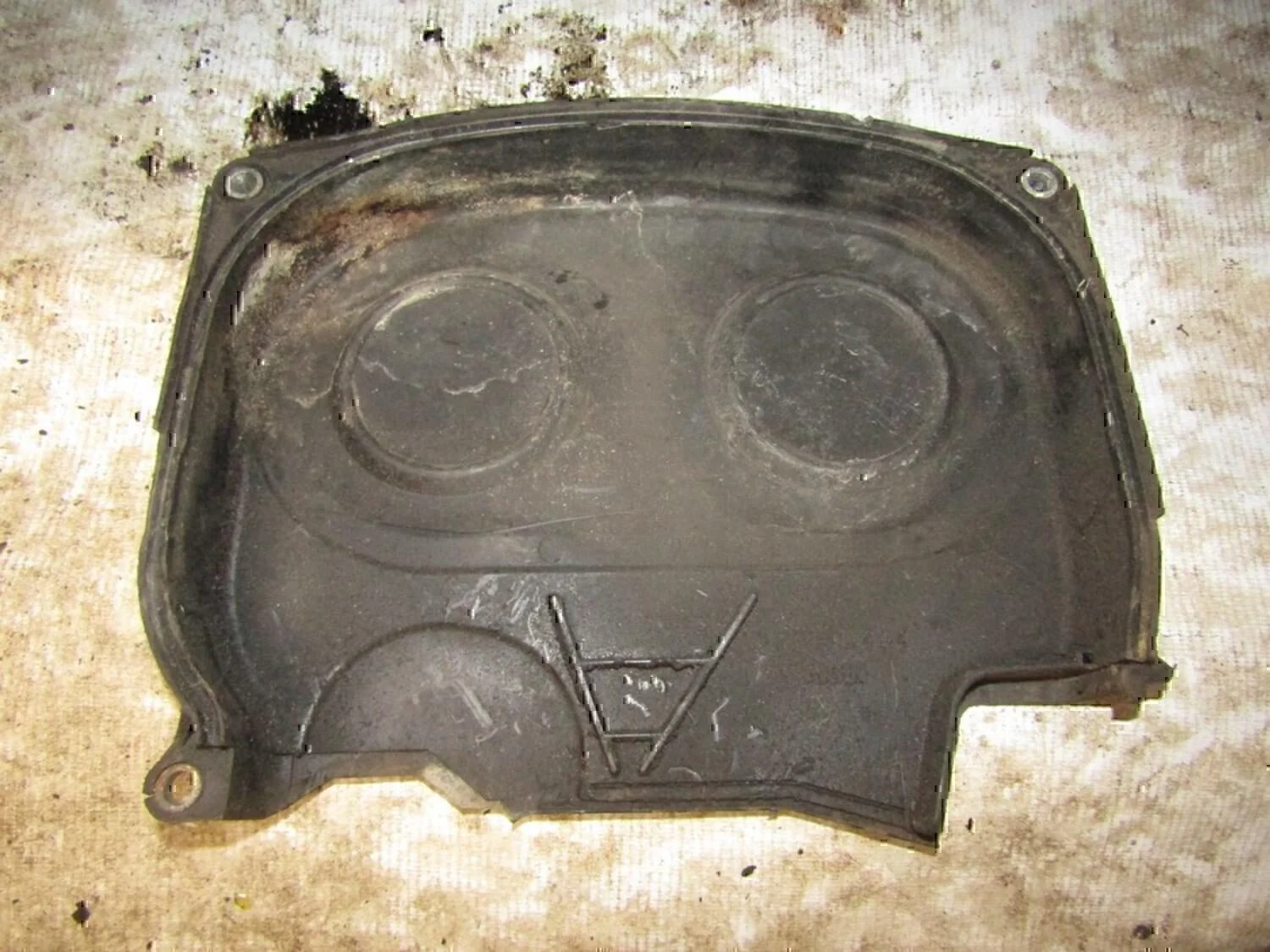 Кожух ремня ГРМ MITSUBISHI Lancer Cedia 2000-2003 - миниатюра 2