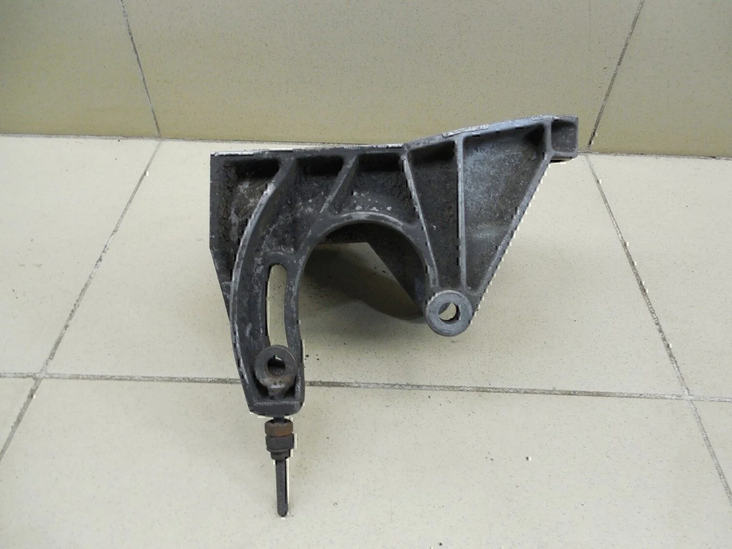 Кронштейн гидроусилителя RENAULT Megane 1996-1999 - миниатюра 4