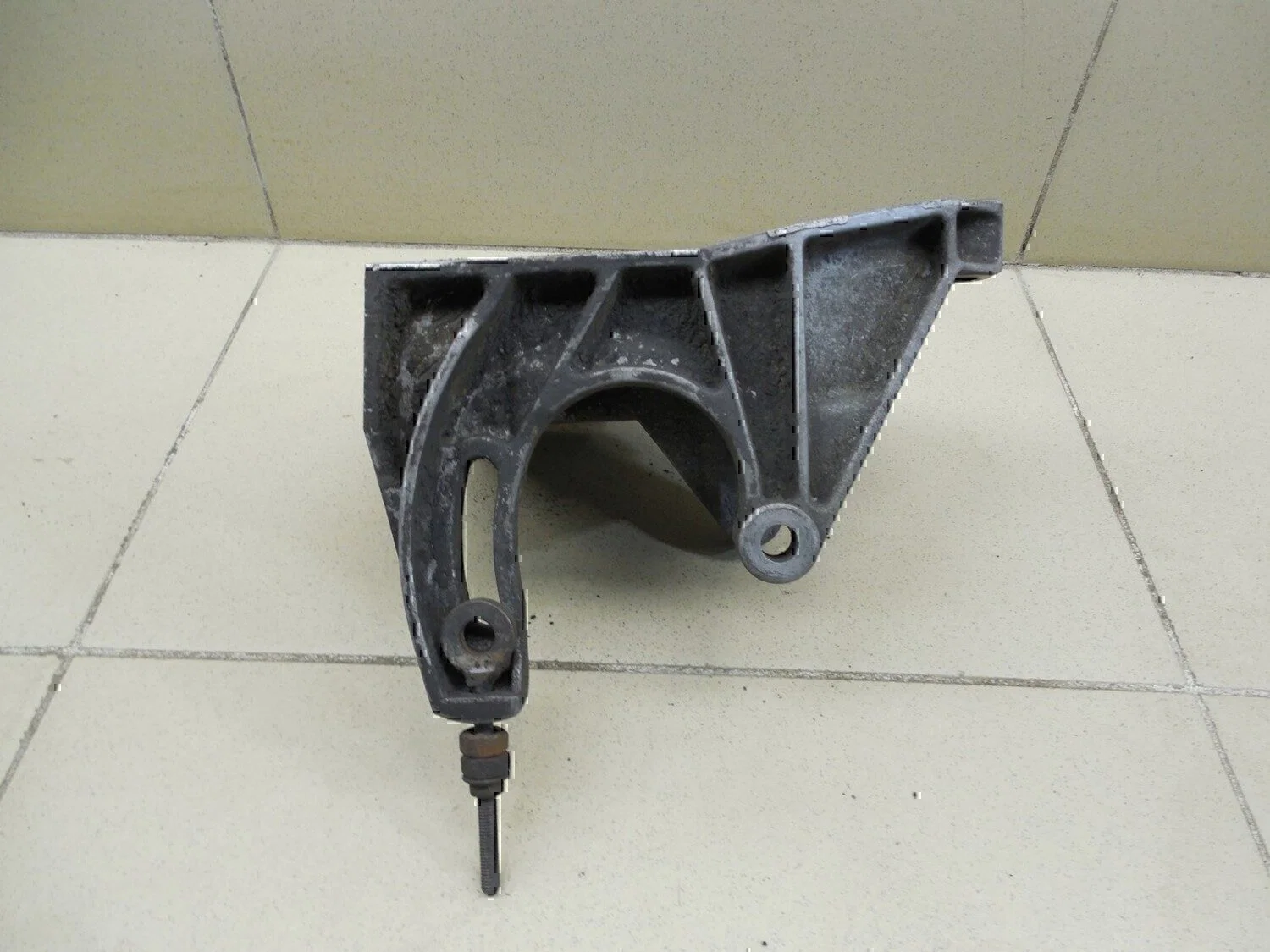 Кронштейн гидроусилителя RENAULT Megane 1996-1999 - миниатюра 4