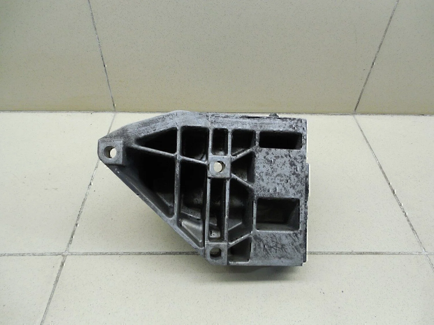 Кронштейн гидроусилителя RENAULT Megane 1996-1999 - миниатюра 5