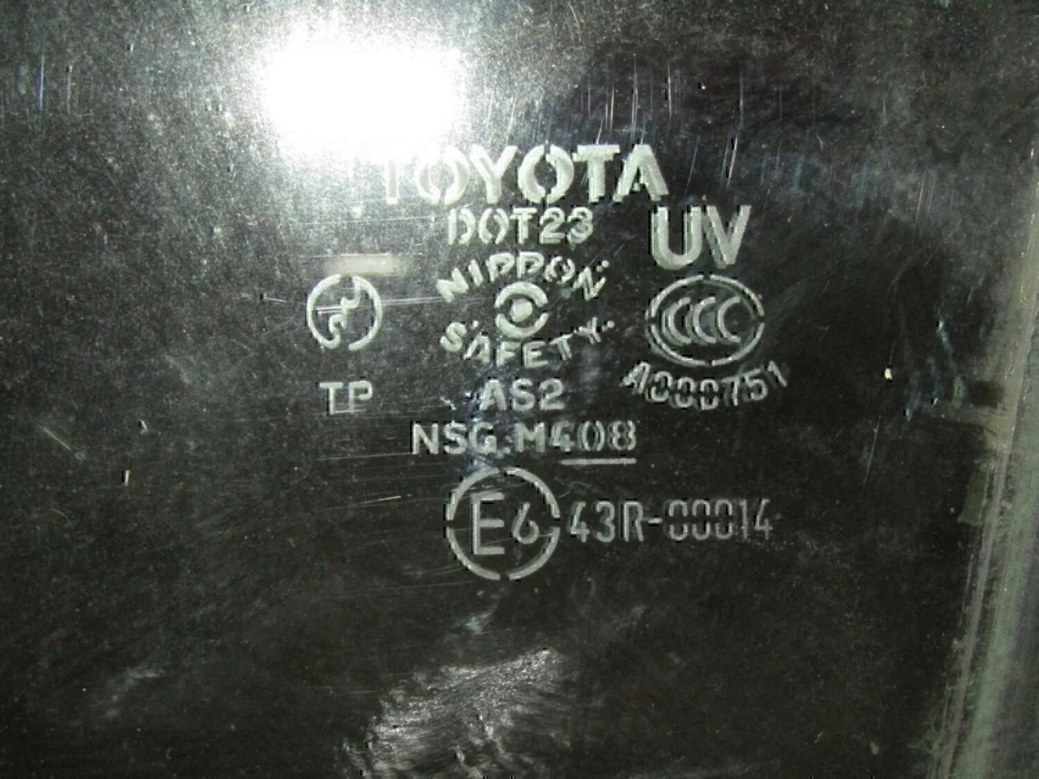 Стекло двери передней левой TOYOTA RAV 4 2000-2005 - миниатюра 2