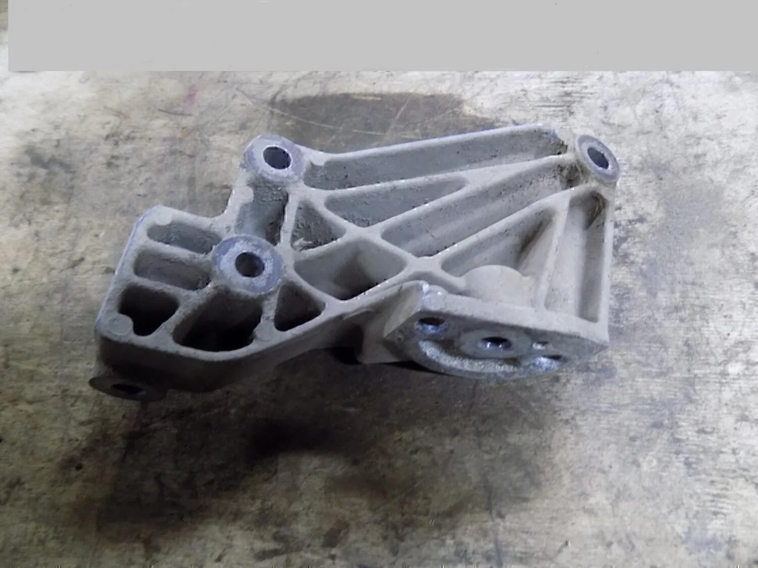 Кронштейн генератора OPEL Astra G 1998-2005 - миниатюра 2