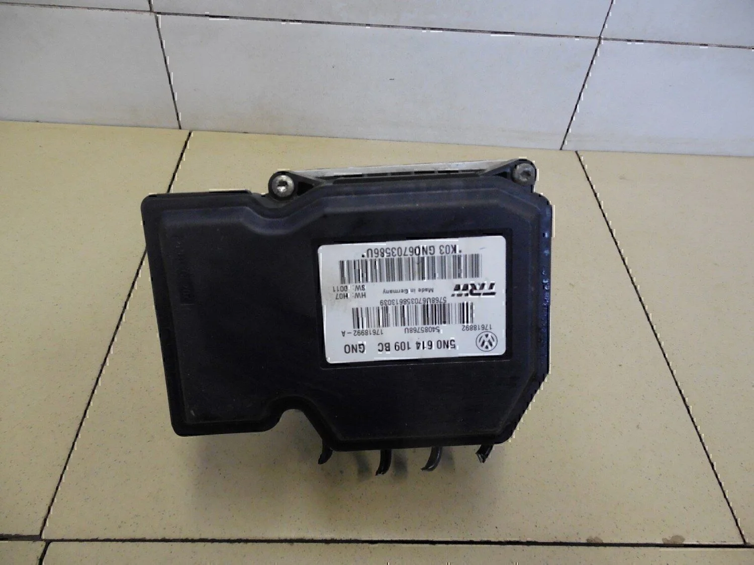 Блок ABS (насос) VW Tiguan 2011-2016 - изображение 1