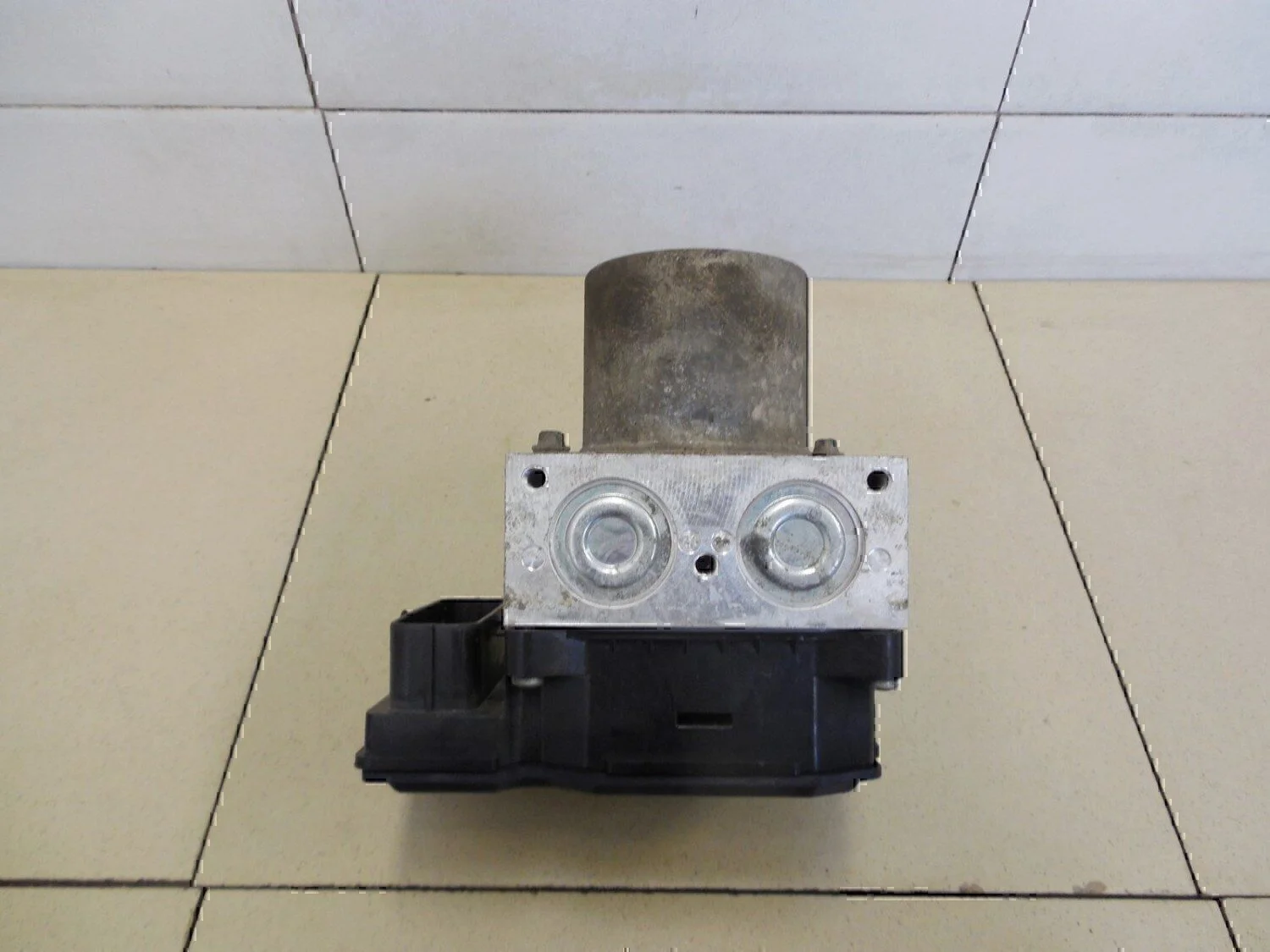 Блок ABS (насос) VW Tiguan 2011-2016 - миниатюра 10