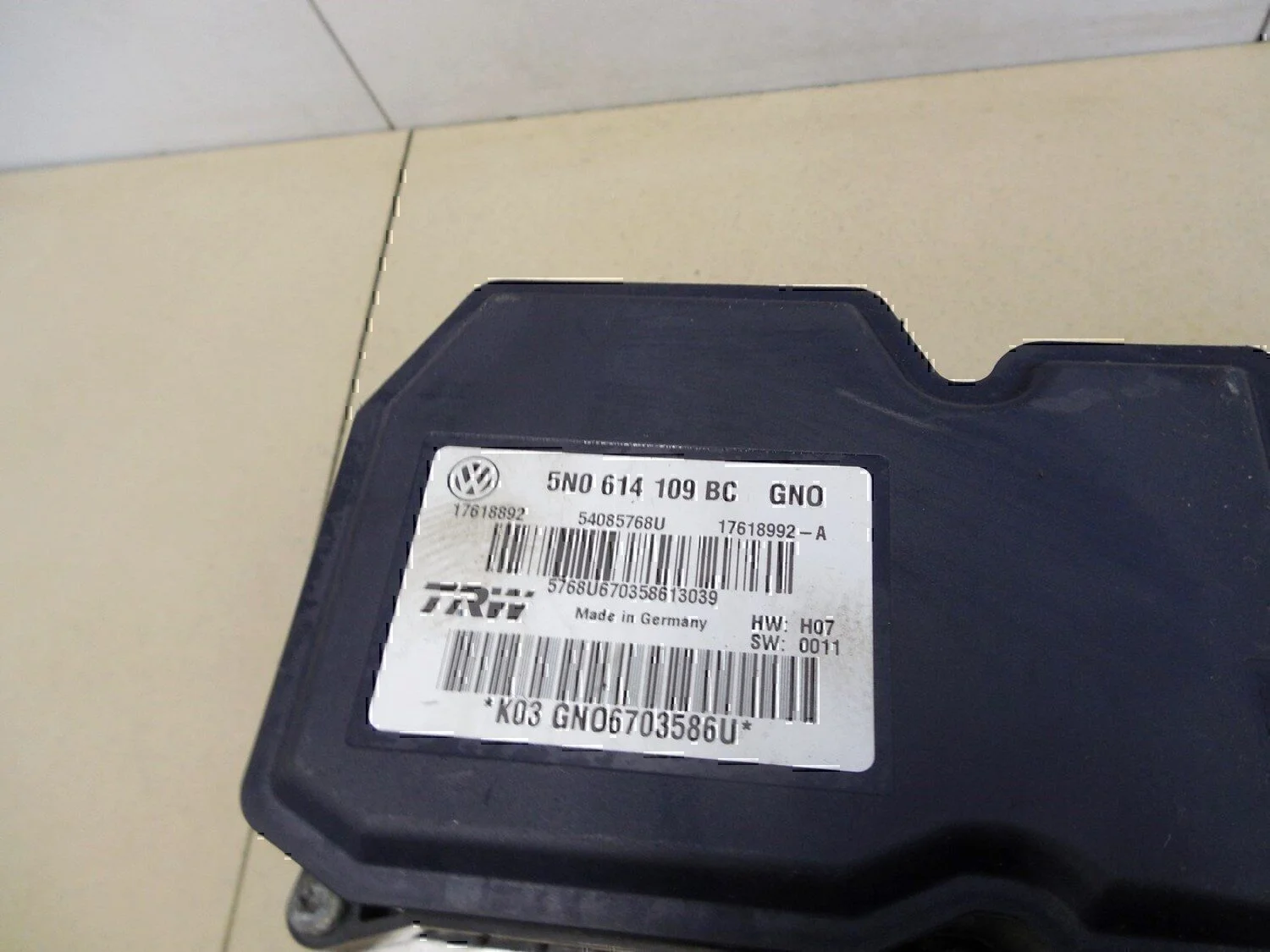 Блок ABS (насос) VW Tiguan 2011-2016 - миниатюра 3