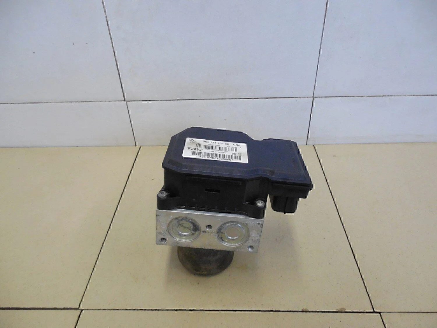 Блок ABS (насос) VW Tiguan 2011-2016 - миниатюра 4