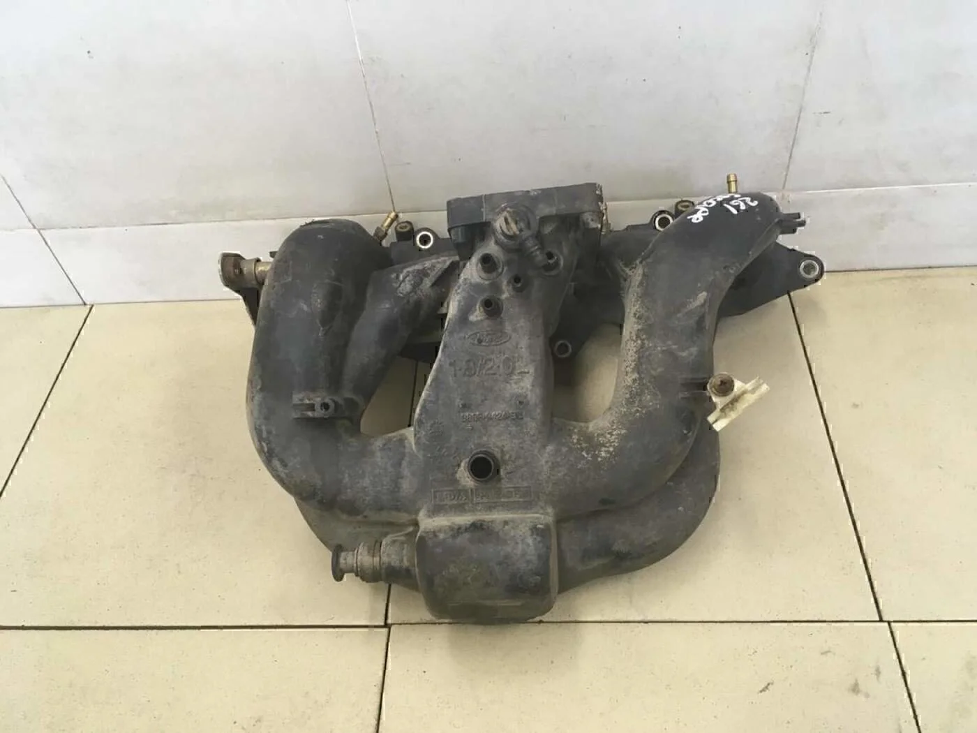 Коллектор впускной FORD Escape 2001-2006 - миниатюра 3