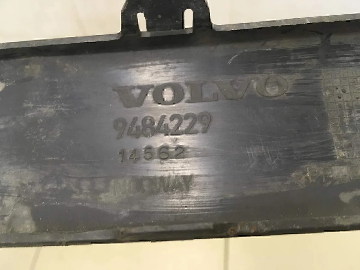 Молдинг переднего бампера VOLVO S60 2000-2009 - миниатюра 5