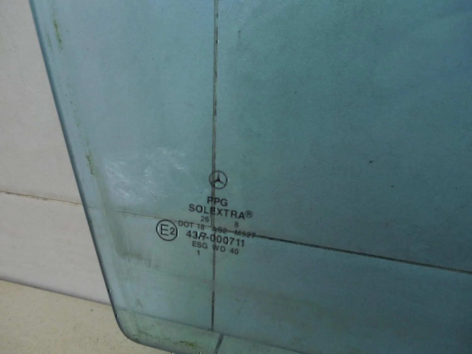 Стекло двери передней правой MERCEDES-BENZ W210 E-Klasse 2000-2002 - миниатюра 2