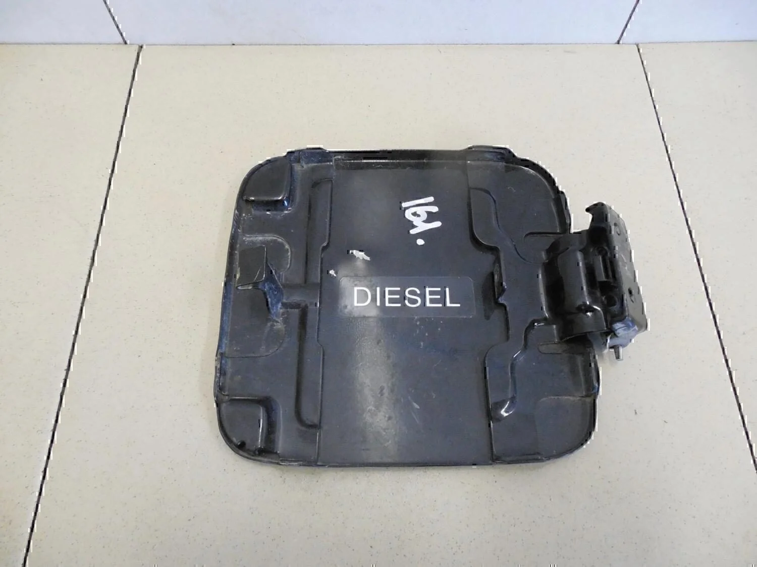 Лючок бензобака Hyundai-KIA Starex H1 1997-2007 - миниатюра 2