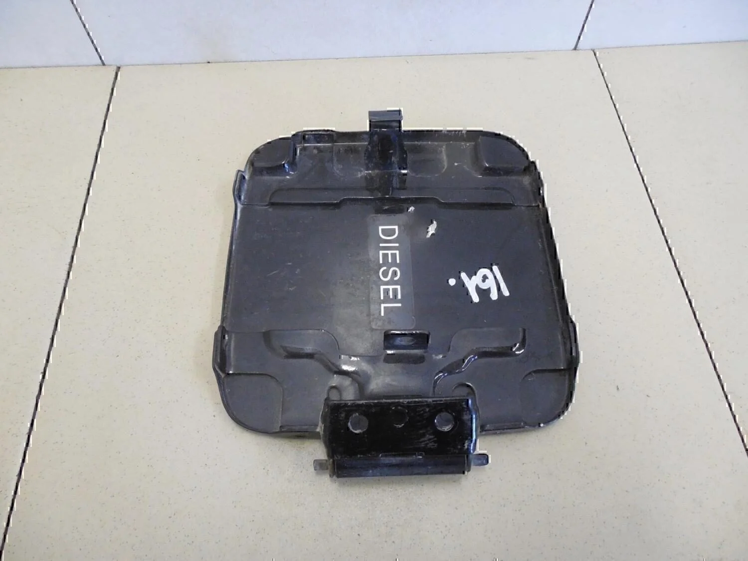 Лючок бензобака Hyundai-KIA Starex H1 1997-2007 - миниатюра 5