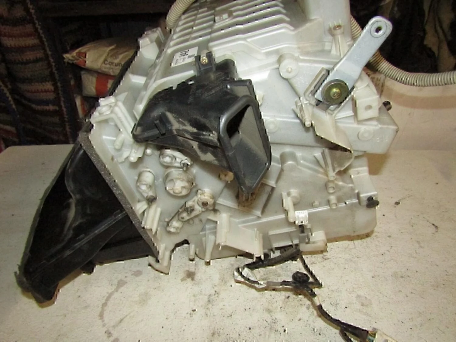 Корпус отопителя TOYOTA RAV 4 2000-2005 - миниатюра 3