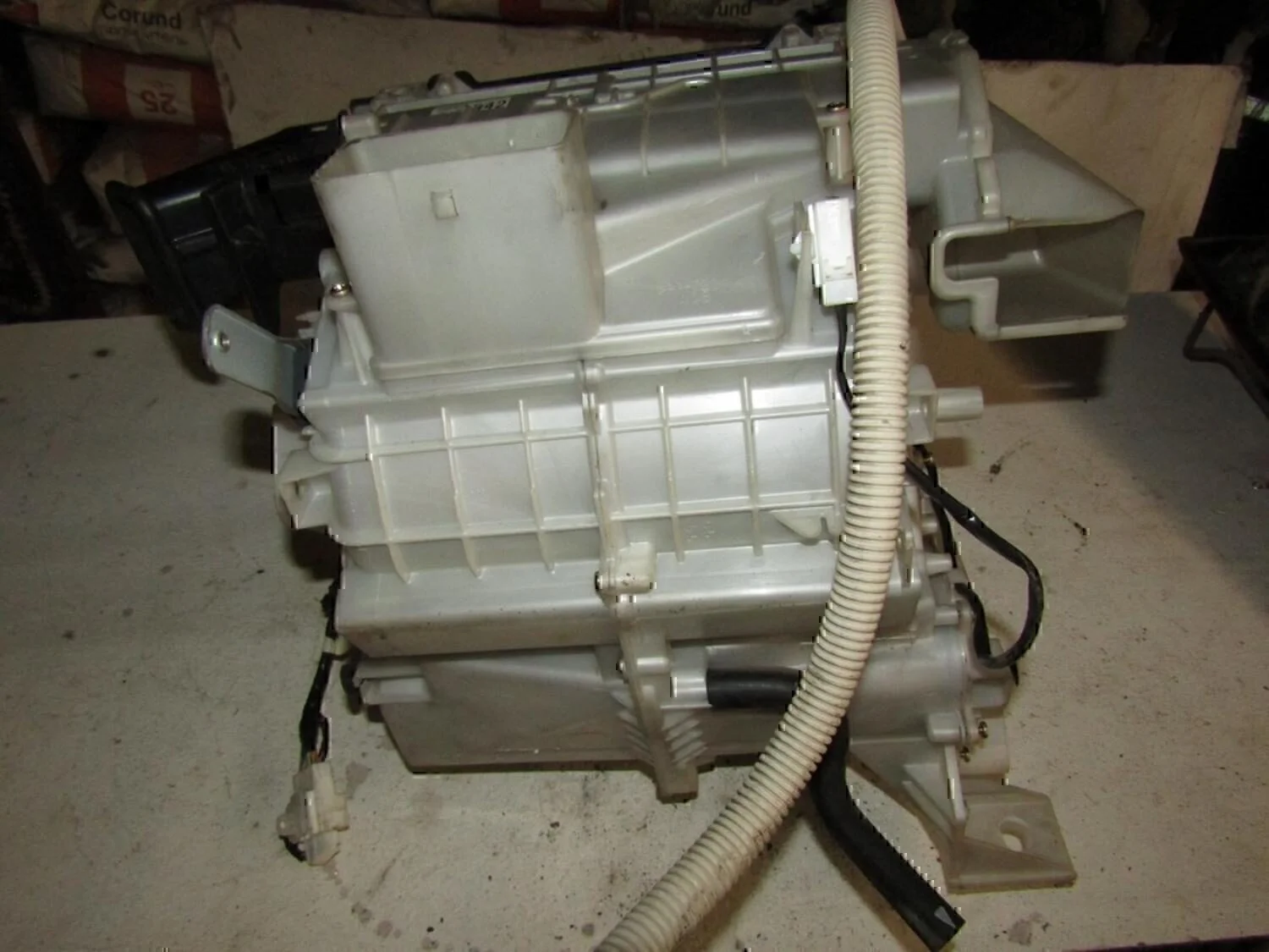 Корпус отопителя TOYOTA RAV 4 2000-2005 - миниатюра 4