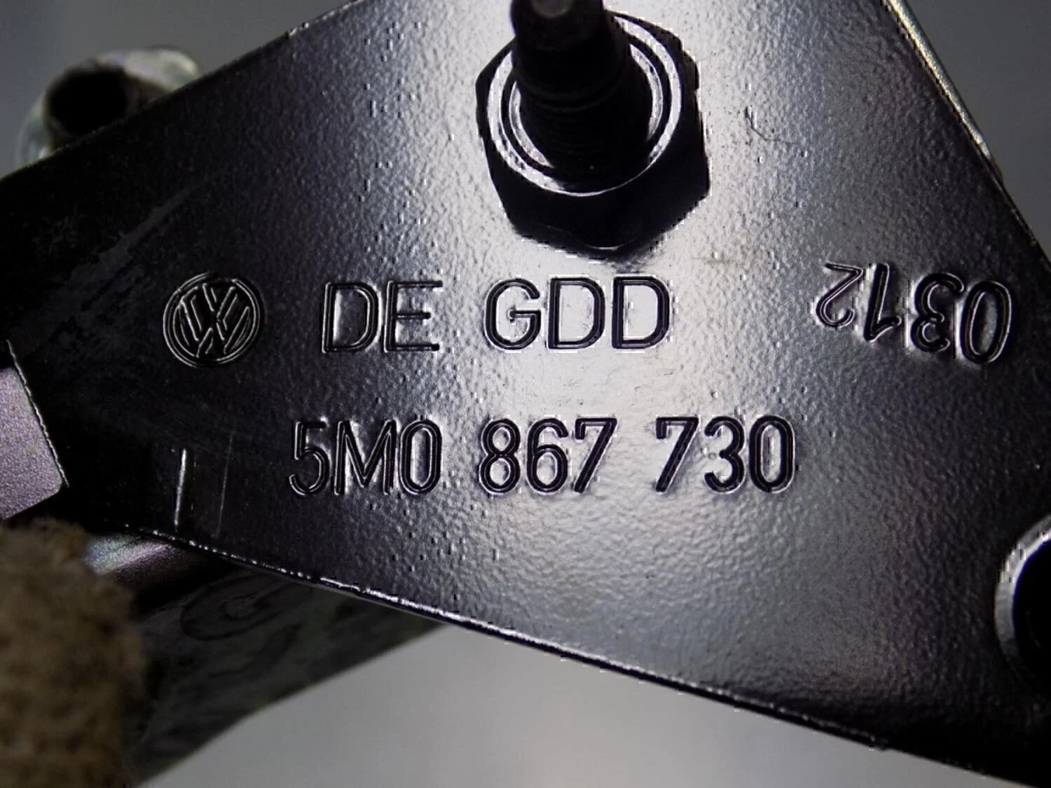 Крючок VW Golf V Plus 2005-2014 - миниатюра 3