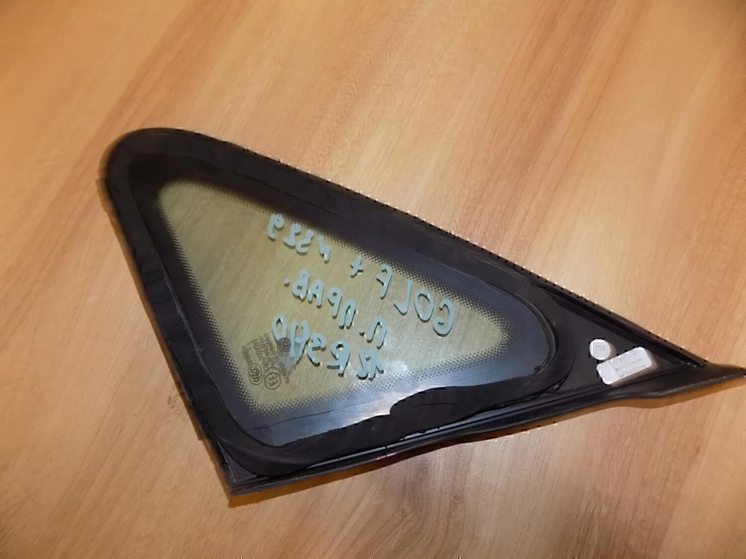 Стекло кузовное глухое правое VW Golf V Plus 2005-2014 - миниатюра 3