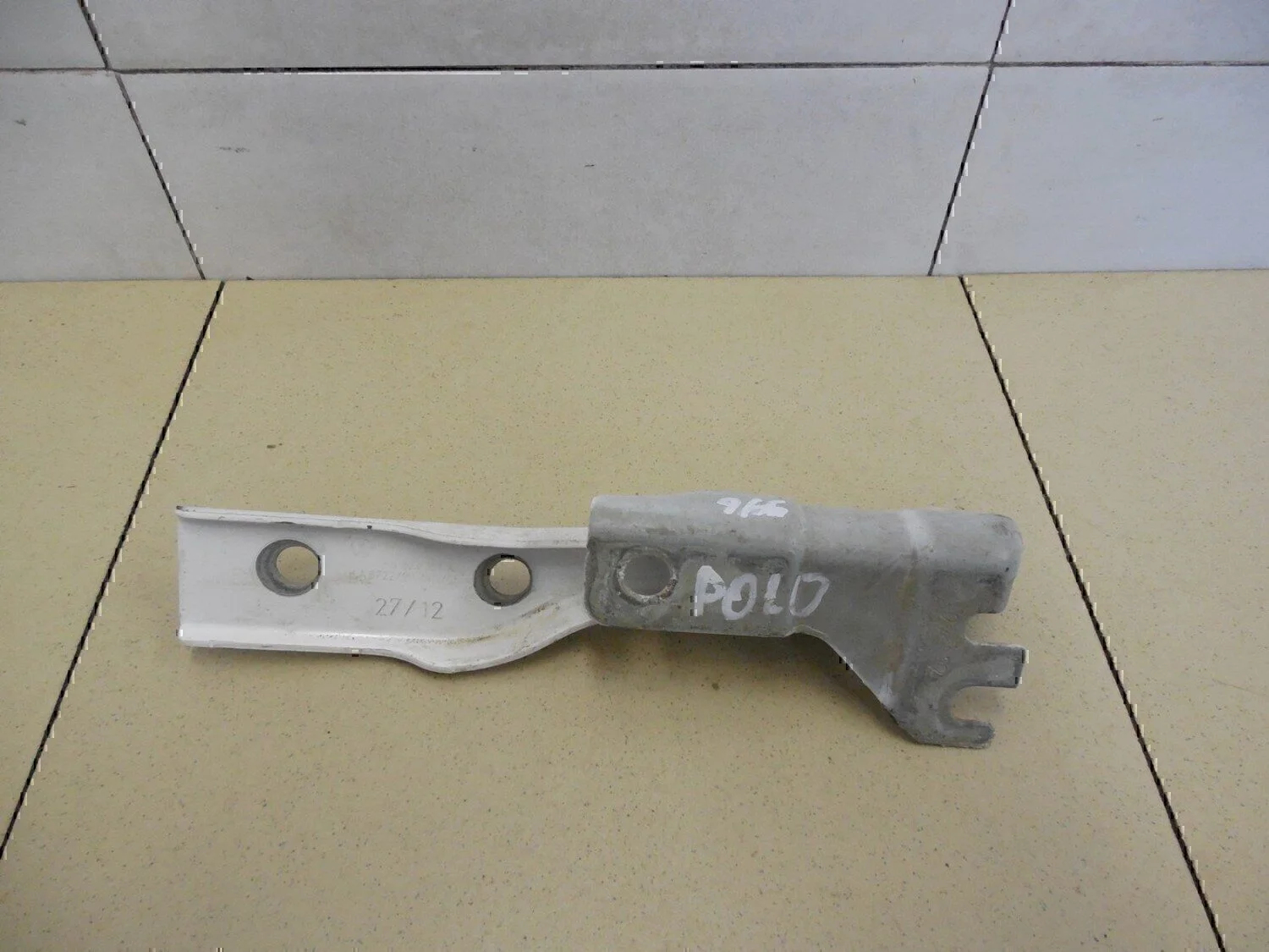 Петля капота левая VW Polo (Sed RUS) 2011> - миниатюра 2