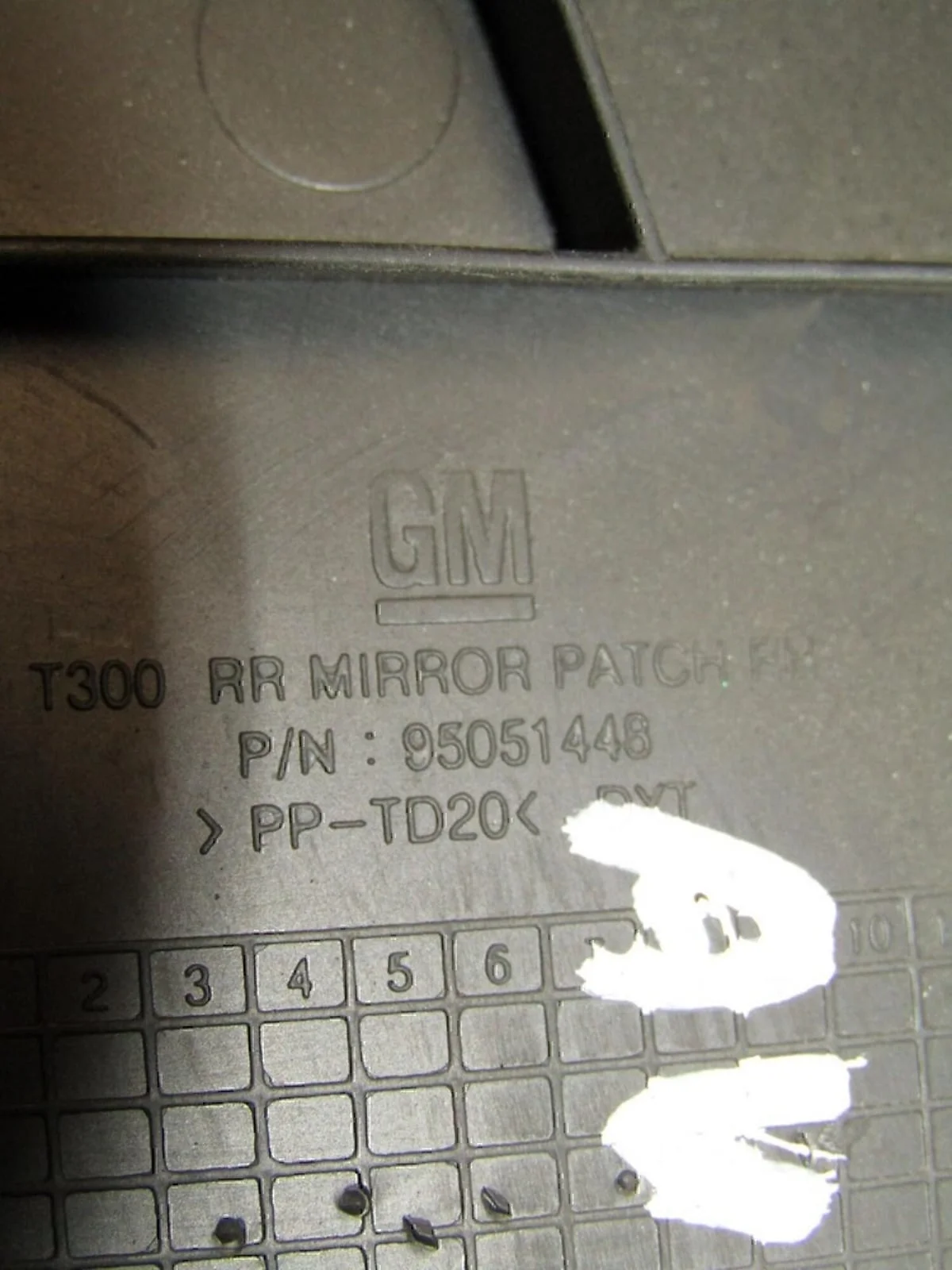 Накладка двери задней правой Chevrolet Aveo (T300) 2011> - миниатюра 3