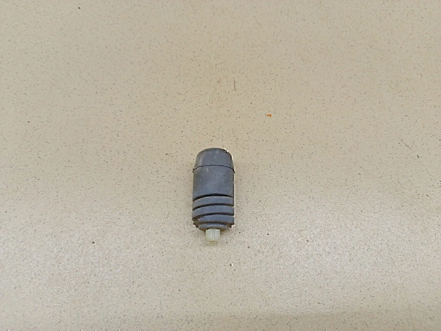 Отбойник крышки багажника Peugeot-Citroen C4 2005-2011 - изображение 1