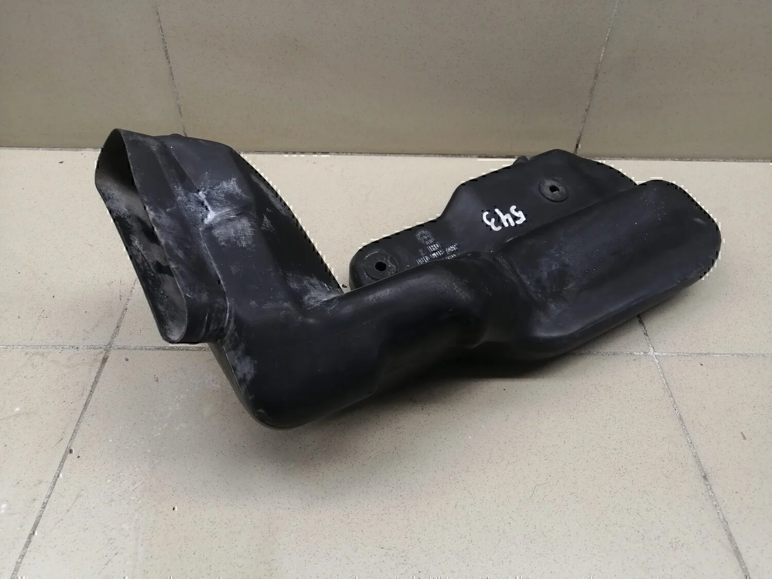 Воздухозаборник (наружный) VW Passat [B3] 1988-1993 - миниатюра 2
