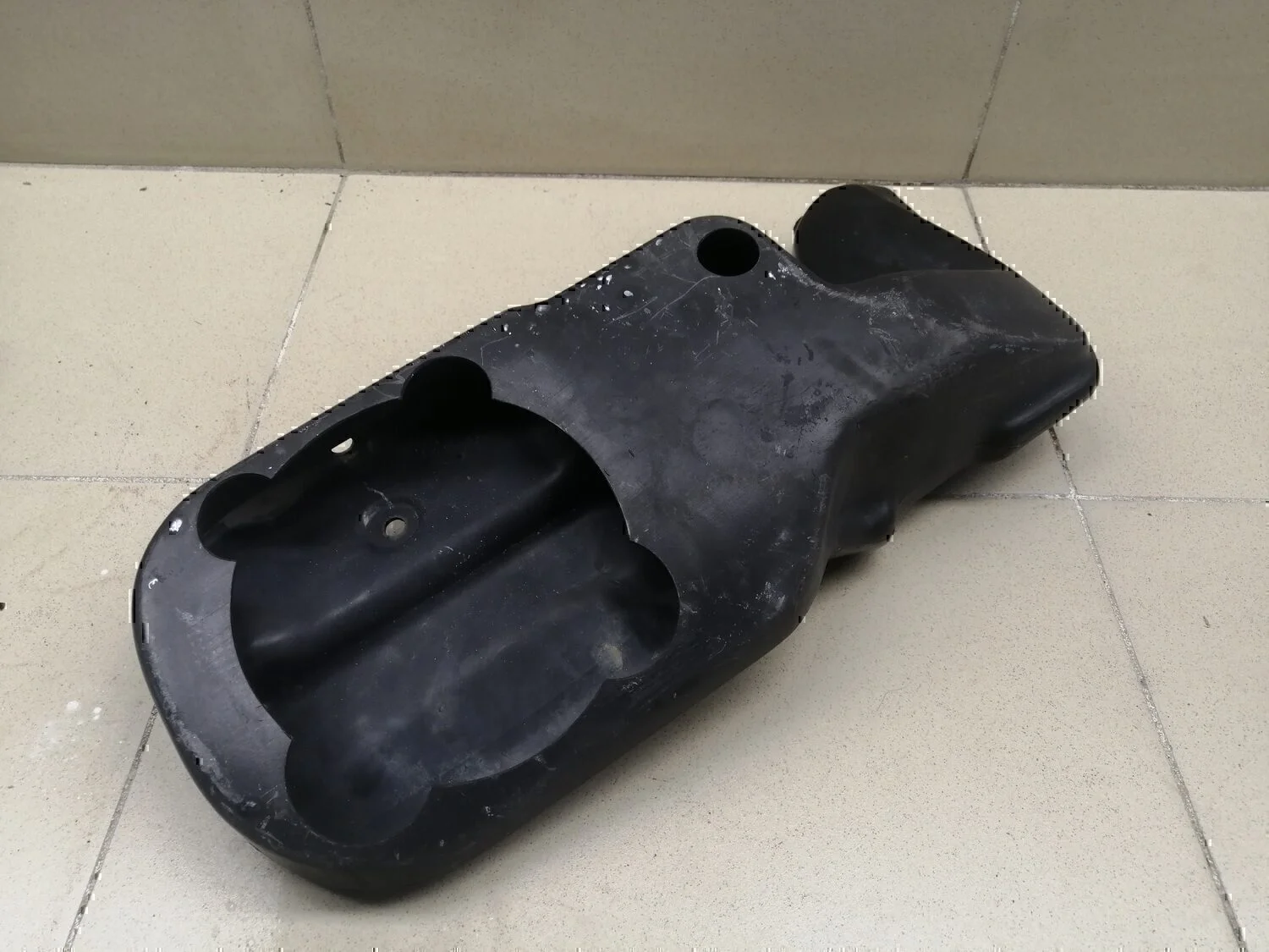 Воздухозаборник (наружный) VW Passat [B3] 1988-1993 - миниатюра 4