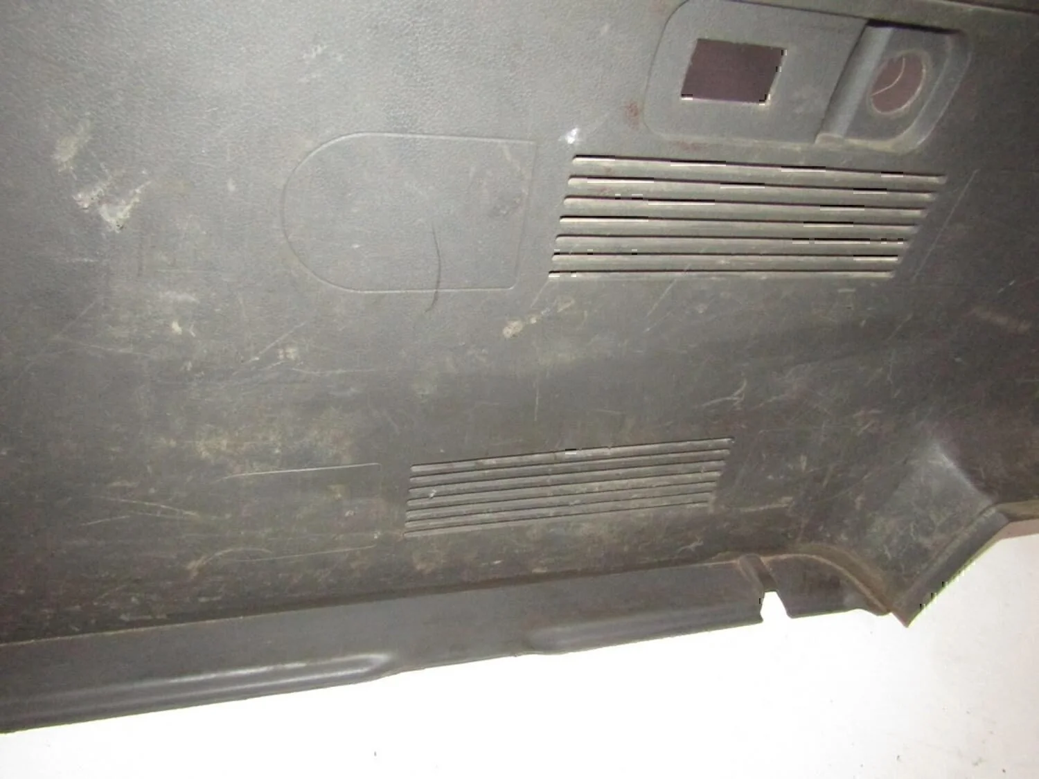 Обшивка багажника FORD C-MAX 2003-2011 - миниатюра 2