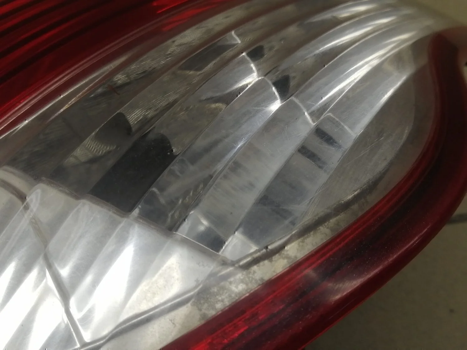Фонарь задний наружный левый NISSAN Almera (G15) 2013> - миниатюра 10